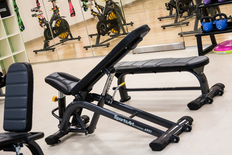 Лави та стійки SportsArt
